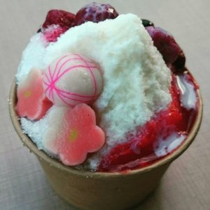 生麩かき氷いちご